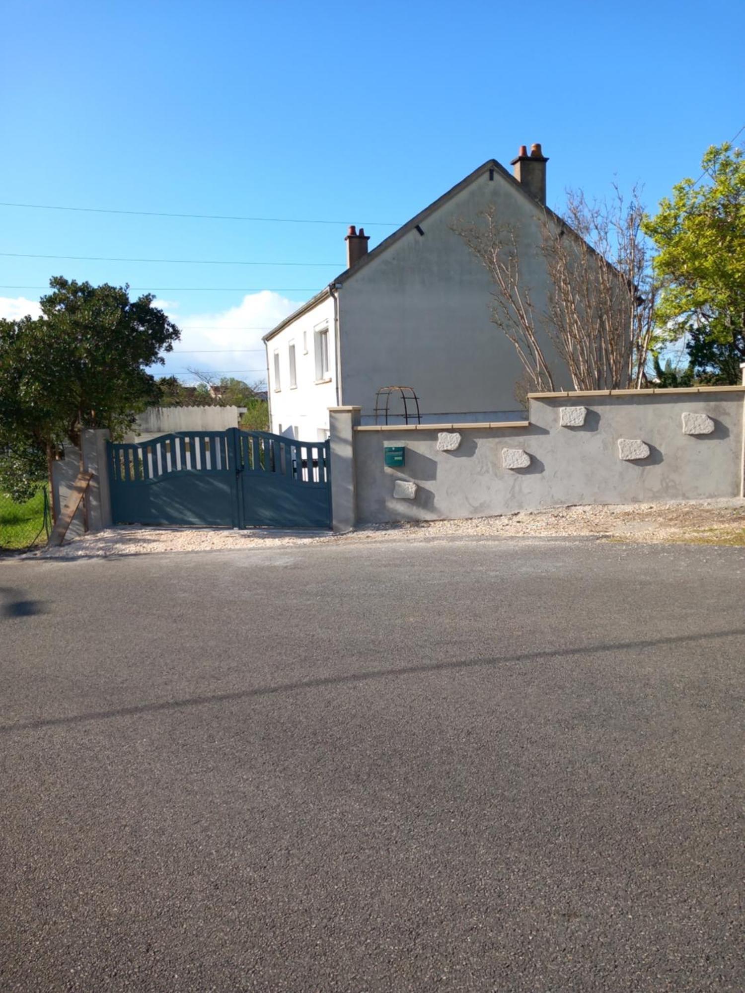 Les Cyclamens 1 Cosne-Cours-Sur-Loire Exterior foto